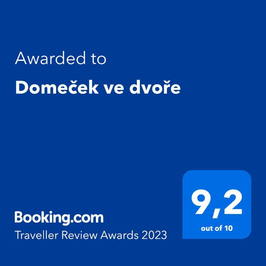 Domecek Ve Dvore เบคีนิเย ภายนอก รูปภาพ